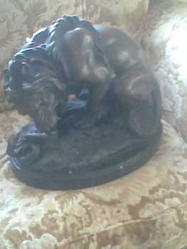 Foto: Sells Sculpture Bronze - LION ATTAQUE SERPENT