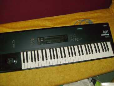 Foto: Sells Piano e synthetizer KORG - M1