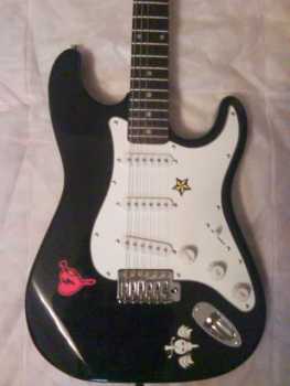 Foto: Sells Guitarra e instrumento da corda SONORA