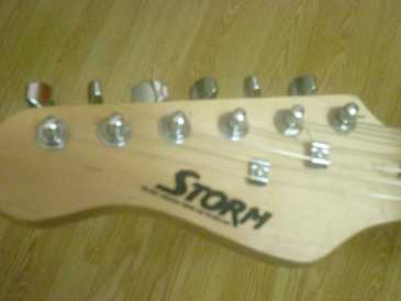Foto: Sells Guitarra e instrumento da corda STORM - ST250