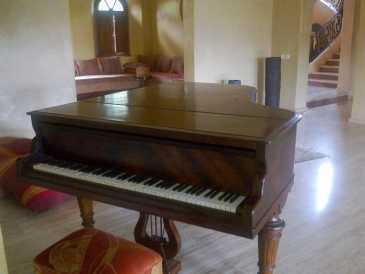 Foto: Sells Piano e synthetizer ERARD - ERARD