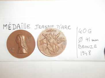 Foto: Sells Medalhas/emblemas/objetos militares JEANNE D'ARC ET CHARLES 7 - Memória da medalha