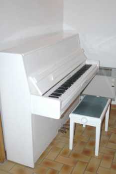 Foto: Sells Pianos e synthetizers HOHNER - + TABOURET ASSORTI