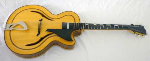 Foto: Sells Guitarra e instrumento da corda AMMON MEINEL - AMMON MEINEL