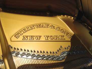 Foto: Sells Piano e synthetizer STEINWAY & SONS - MODELLO D