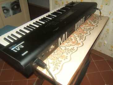 Foto: Sells Piano e synthetizer KORG - M1