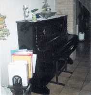 Foto: Sells Piano e synthetizer GUNTHER
