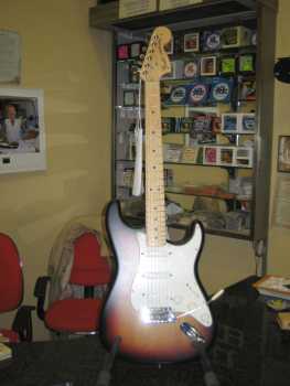 Foto: Sells Guitarra e instrumento da corda FENDER - FENDER STRATOCASTER