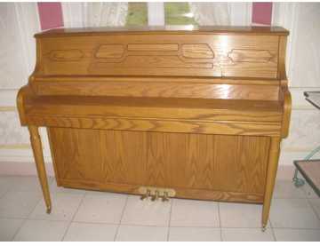 Foto: Sells Piano e synthetizer KIMBALL