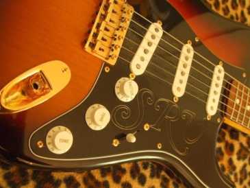 Foto: Sells Guitarra e instrumento da corda FENDER - FENDER STRATOCASTER SRV 2004