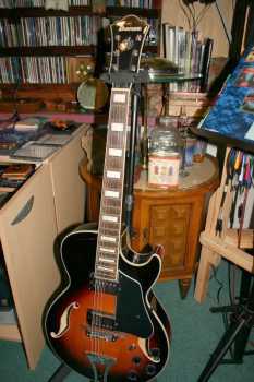 Foto: Sells Guitarra e instrumento da corda IBANEZ - AG-75 HB